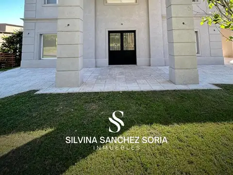 Casa 4 ambientes con 6 baños