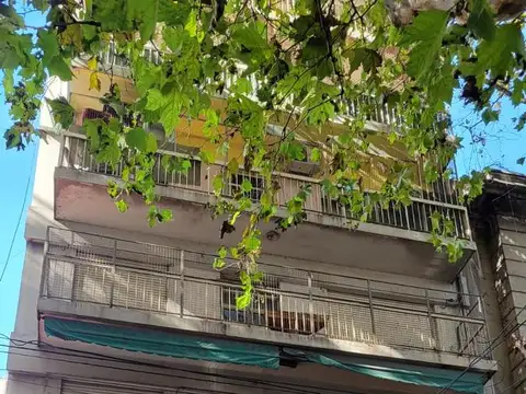 HIPOLITO YRIGOYEN al 3100, Balvanera, SUPER LUMINOSO