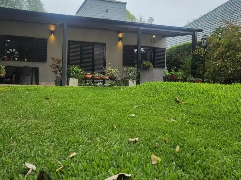 Casa - 75  m² Cubierta | 3 dormitorios | 20 años | 2 baños | 4 ambientes | Excelente