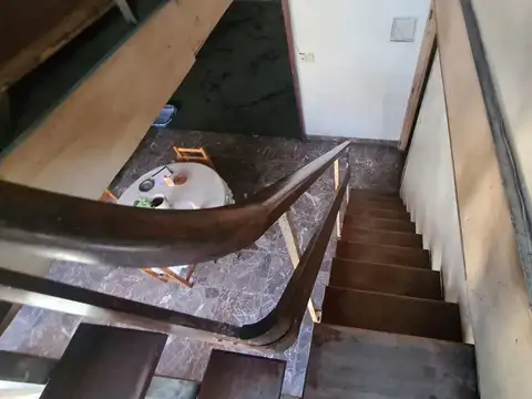 EN VENTA EN EL PALOMAR CASA DE 5 AMBIENTES EN PAMPA AL 800; DE 20 X 45MTS - FICHA 8869