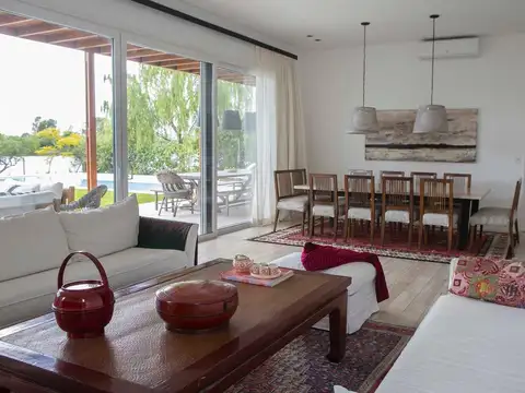 Casa en Alquiler Temporal en Laguna Del Sol, USD 10.500