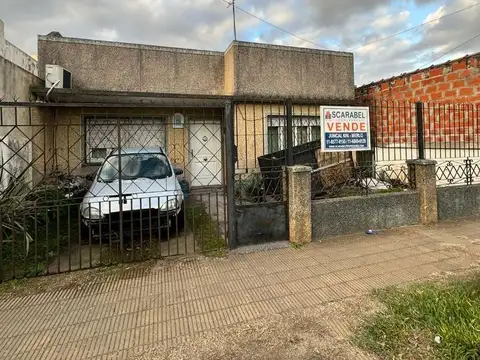 CASA 3 AMBIENTES EN VENTA EN PLENO CENTRO PARQUE SAN MARTIN