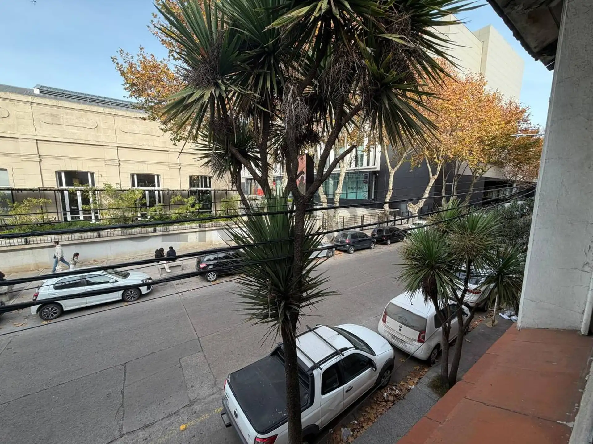Depto 8 amb, 141m² con terraza — Paseo Aldrey