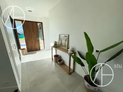 Casa en Alquiler en Puertos - Riberas, USD 2.100