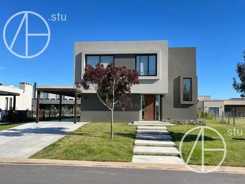 Casa en alquiler anual de 5 ambientes en Riberas Puertos