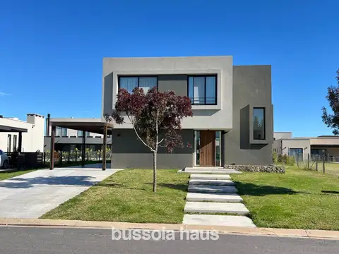 Casa en alquiler anual barrio Riberas Puertos Escobar