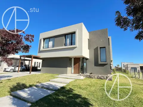 Casa en Alquiler de 3 dormitorios