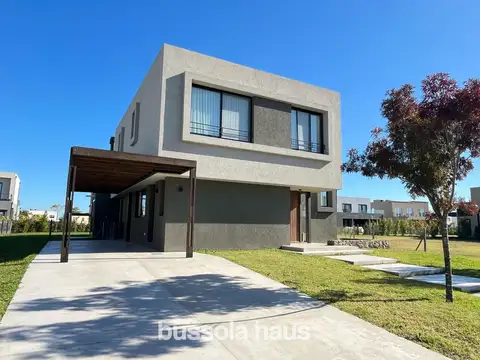 Casa en Alquiler de 3 dormitorios