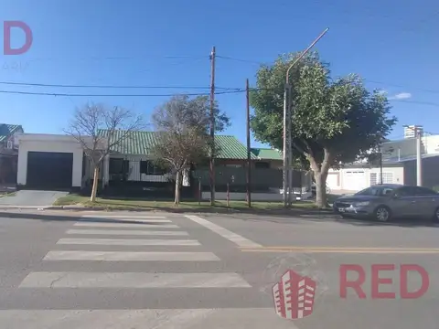Vende Casa 3 dormitorios con patio en Neuquén