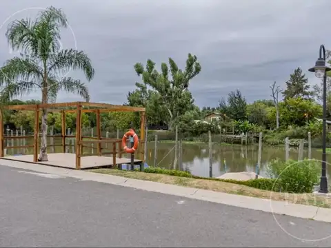 Blvd. de todos los Santos al 4300