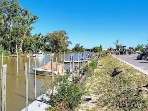 Blvd. de todos los Santos al 4300