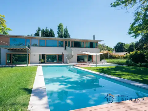 Casa en Venta en Olivos Golf Club, USD 1.700.000