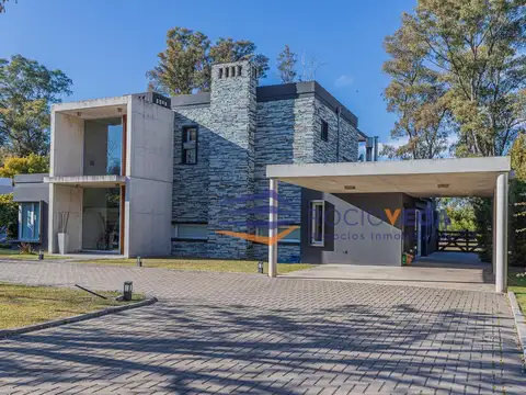 Casa en venta en Barrio  Santa Ana Moreno