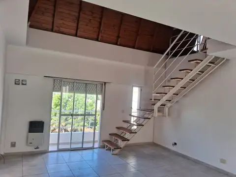 Excelente departamento de 3 ambientes y medio en centro de Ballester