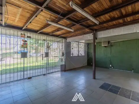 Luis Alberto de Herrera 700