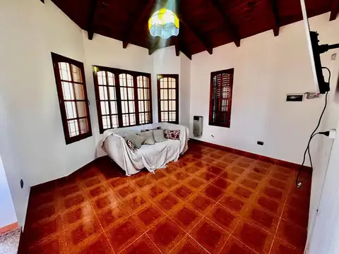 VENTA CASA  PILETA  QUINCHO EN COLONIA TIROLESA