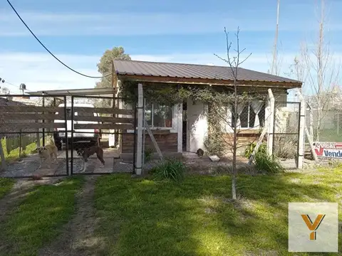 Casa en venta - 2 Dormitorios 1 Baño - Cochera - 477Mts2 - Longchamps, Almirante Brown