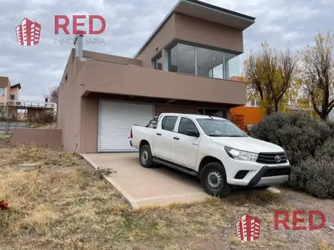 Casa en Venta en Neuquen, USD 200.000