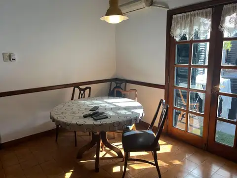 Adrogue casa lote de terreno 8.66 x 59  c/4 dormitorios