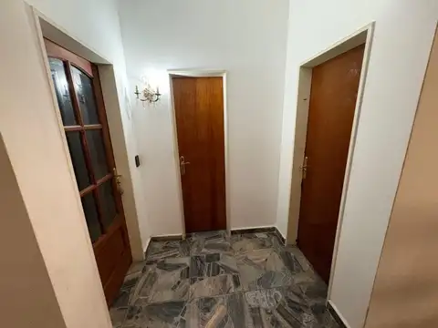 IMPORTANTE CASA A LA VENTA EN MERLO