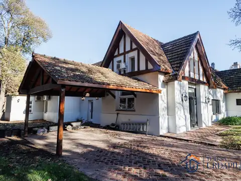 Casa en Venta con 2 cocheras