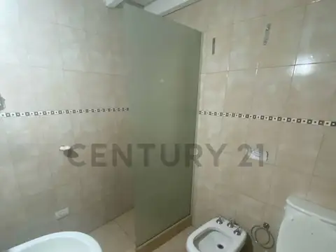 Venta - Casa con pileta en Ibarlucea