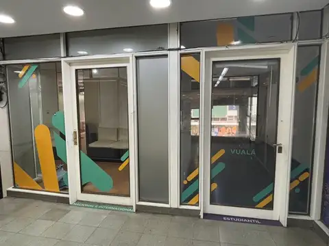 VENTA LOCAL CON OFICINA EN GALERIA LIBERTAD