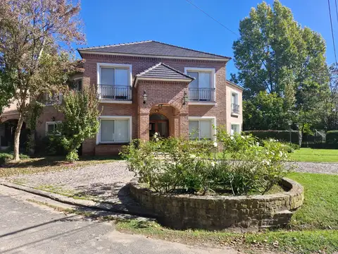 Aristobulo del Valle  al 2700