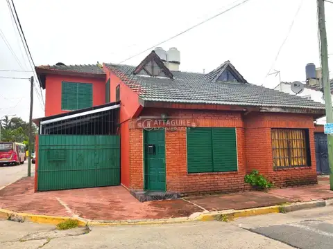Casa 3 ambientes con 2 baños