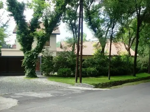Casa en Alquiler al Norte