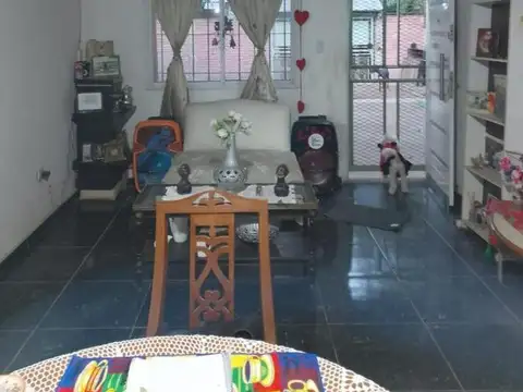 Casa en Venta con 4 cocheras