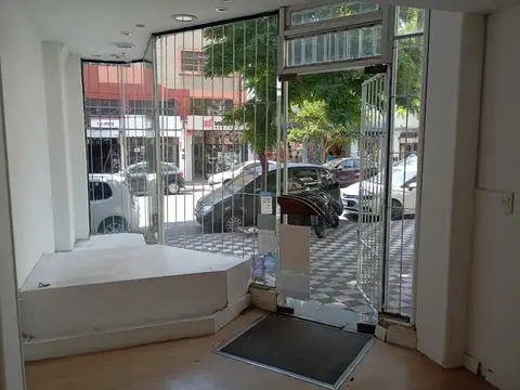 Local en Alquiler Via Púb.