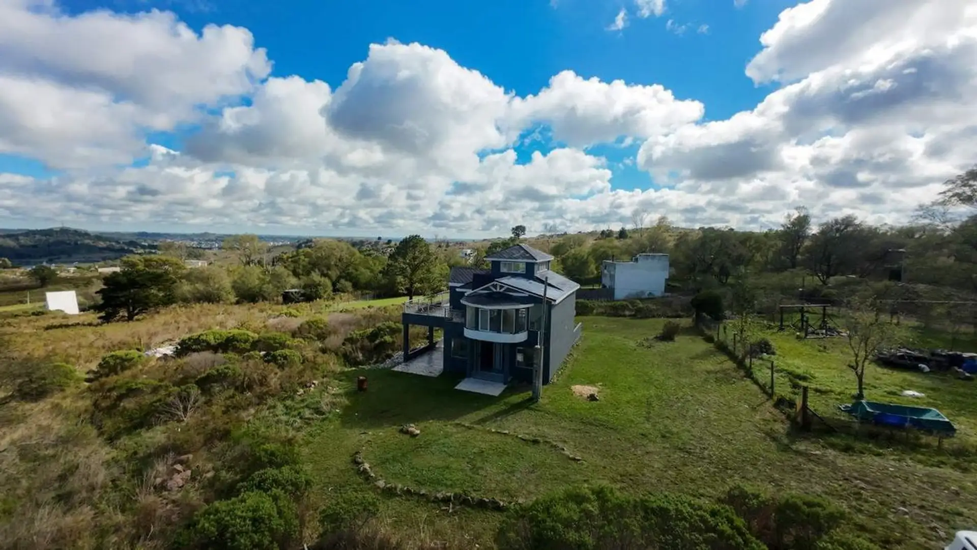 CASA 5 AMBIENTES A ESTRENAR VILLA DEL LAGO TANDIL