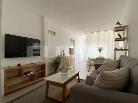 Departamento amplio monoambiente con balcón en Florida - Av. Maipú 1336