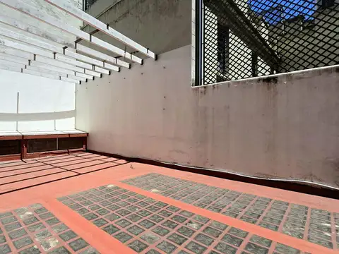 OFICINA EN VENTA con Patio FINANCIACION o PERMUTA