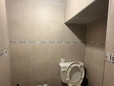 GALPON EN TRES PLANTAS CON COCHERA Y ENTRADA PARA CAMIONES VILLA LUGANO