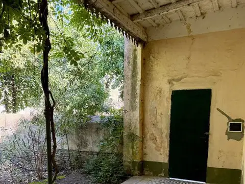 Venta Casa de epoca parque arbolado centro