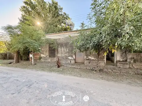 Venta Casa de epoca parque arbolado centro