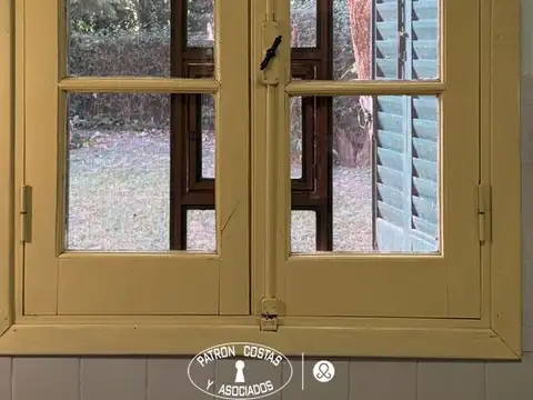 Venta Casa de epoca parque arbolado centro