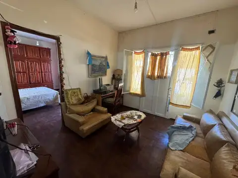 VENTA CASA CON GALPON - MALVINAS ARGENTINAS