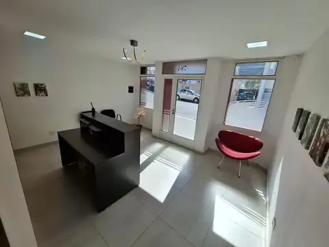 ESTUDIO/LOCAL OFICINAS EN EL CENTRO DE COMODORO 