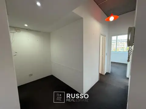 Oficina en Alquiler con 1 cochera