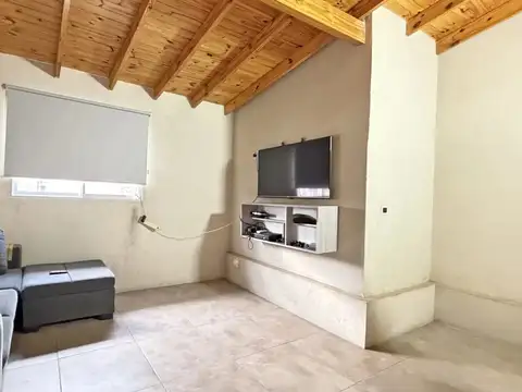 Depto Tipo Casa en Venta con 1 cocheras