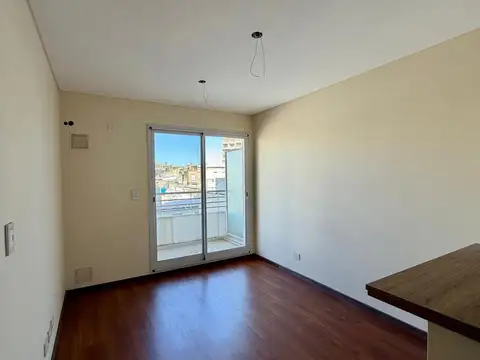 Departamento en Venta en Lisandro De La Torre, USD 65.000