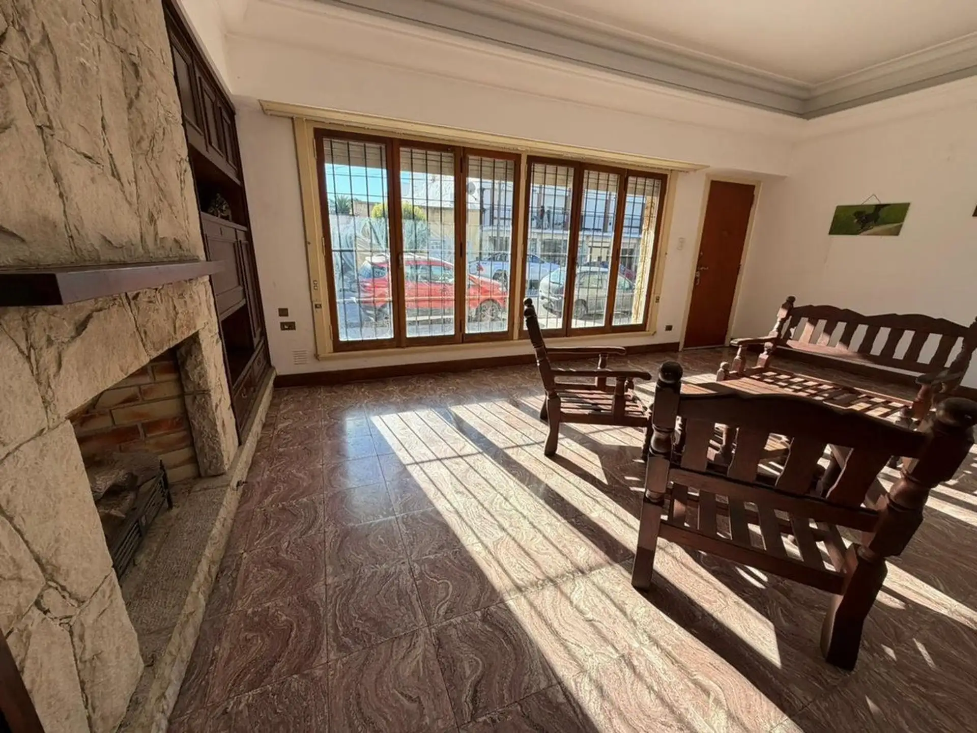 Chalet 4 amb en una planta, 3 dorm y doble cochera — Centro Balcarce
