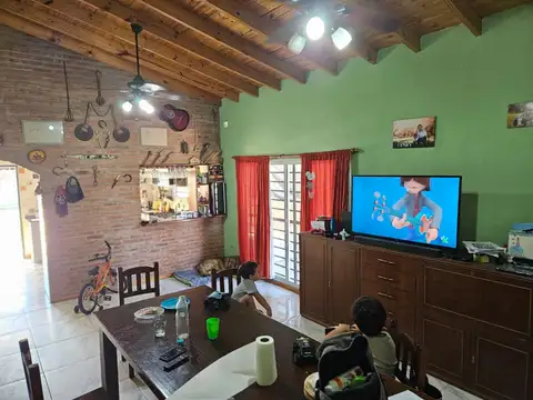 Casa 5 ambientes con 2 baños