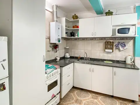 Local  y casa en Venta. Barrio España y Hospitales.