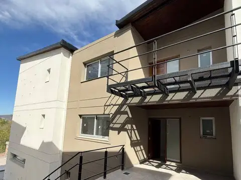 Casa en Venta en Barrio Grand Bourg, $ 2.000.000
