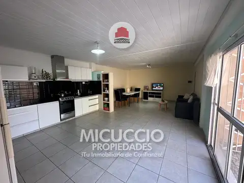 Casa 3 ambientes con 1 baño