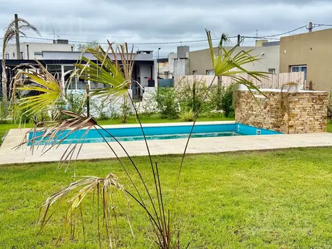 Casa en Laguna Azul II a Metros del Ingreso